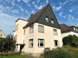 Gepflegte Dachgeschoss-Wohnung mit Einbauküche in Leverkusen-Küppersteg!